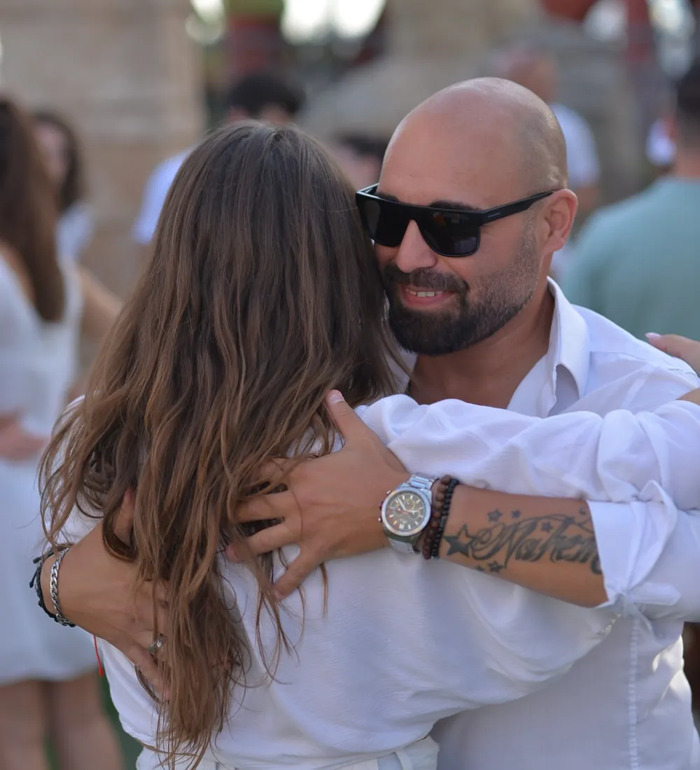 Alumnos en una clase de bachata en Bachatearte Málaga
